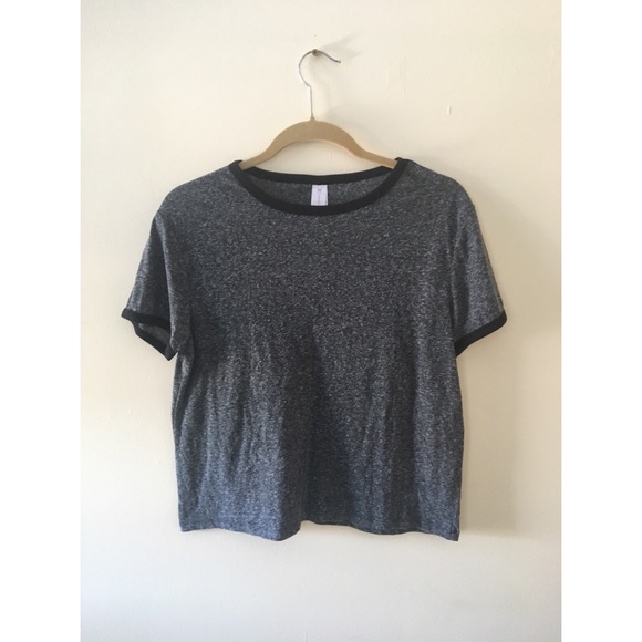 No Boundaries Tops - Cropped Tee